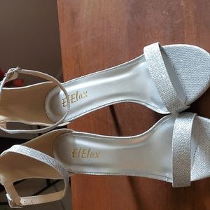 E/Elax Shoes
